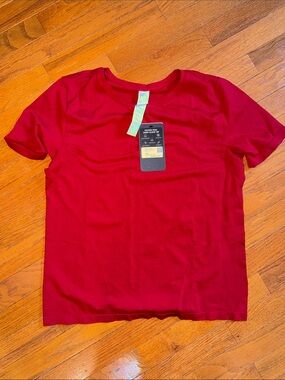 Fabletics Red Feather Tech Short-Sleeve Top
